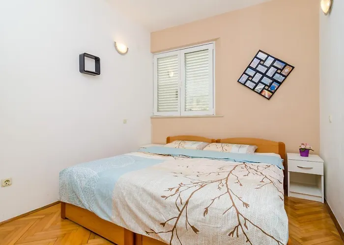 Apartments 4M